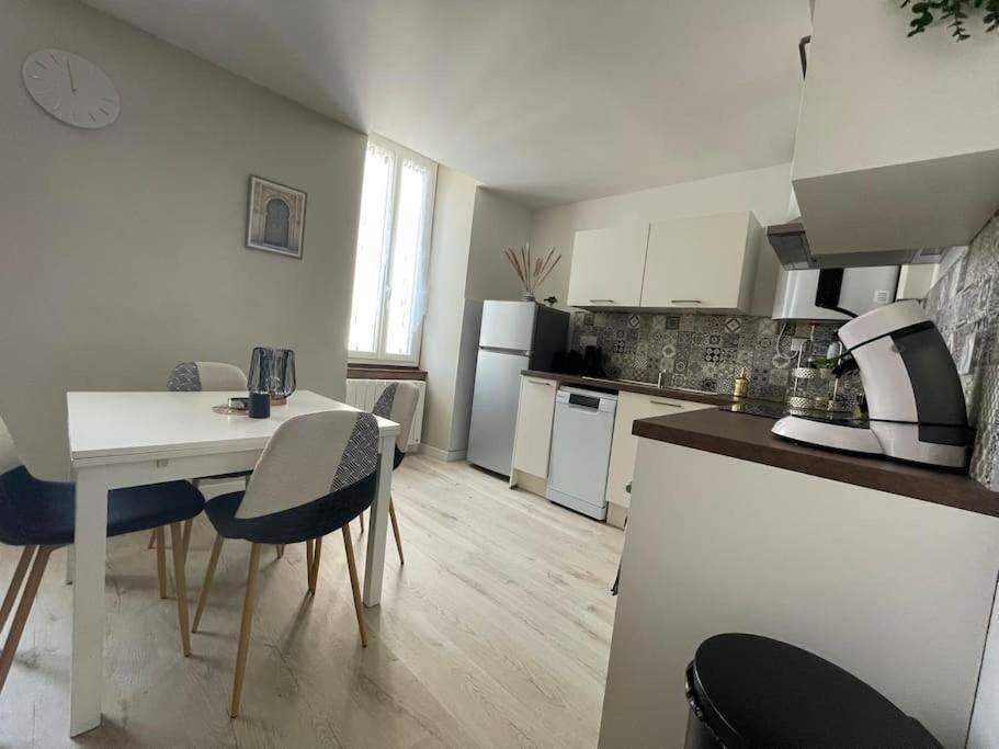 T2 Refait A Neuf Sur Le Theme Oriental Apartment Rodez Bagian luar foto